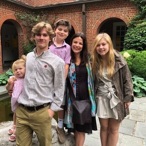 Meet your Posher, Carrie